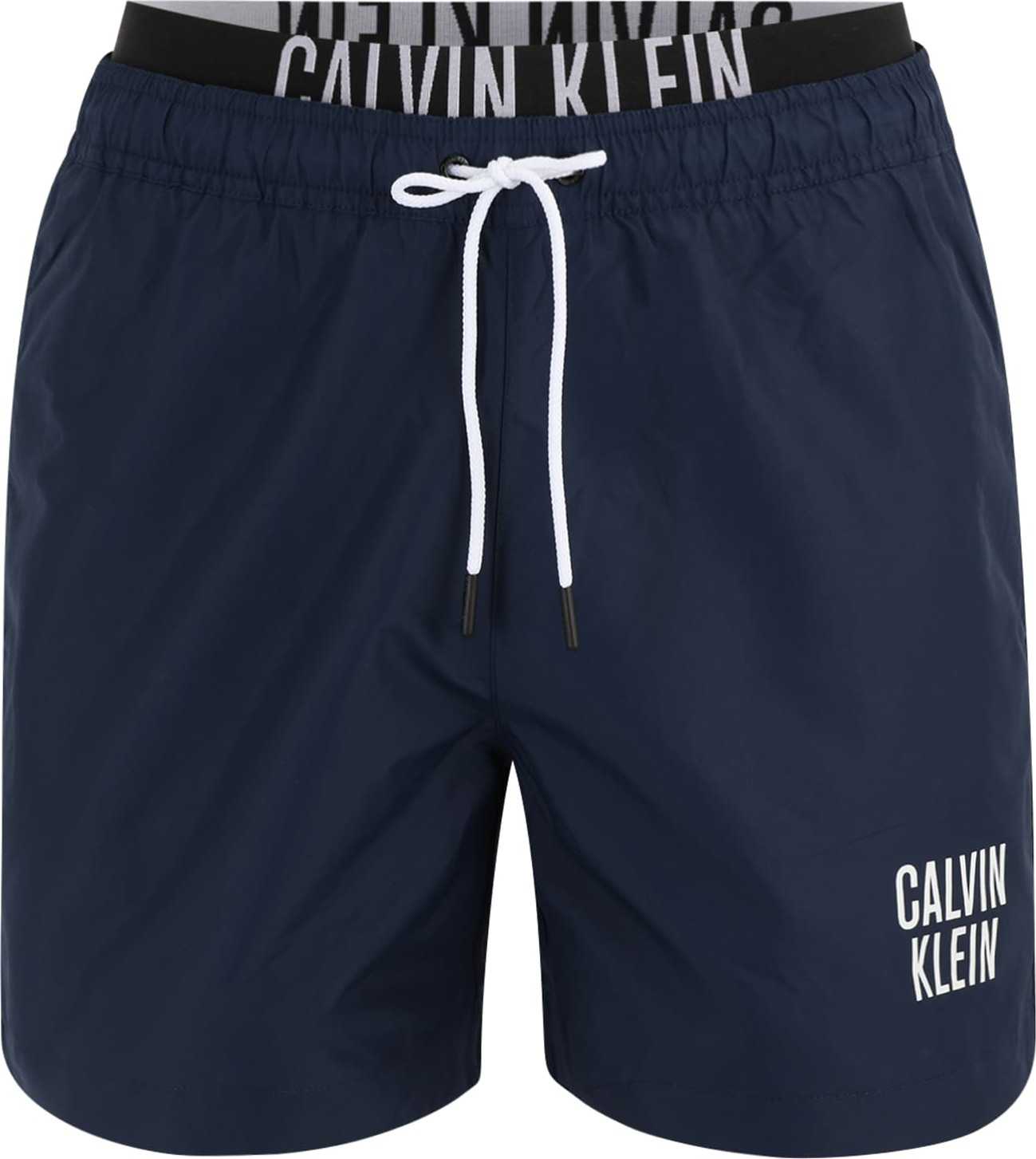 Calvin Klein Swimwear Plavecké šortky námořnická modř / bílá